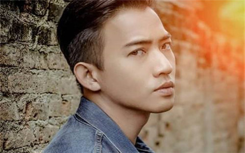 狮子座狮子最吃哪套?学了一招就搞定男生男-星座网双鱼座二次元图片