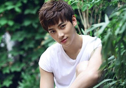 第四名:不轻易去爱的天蝎座男生