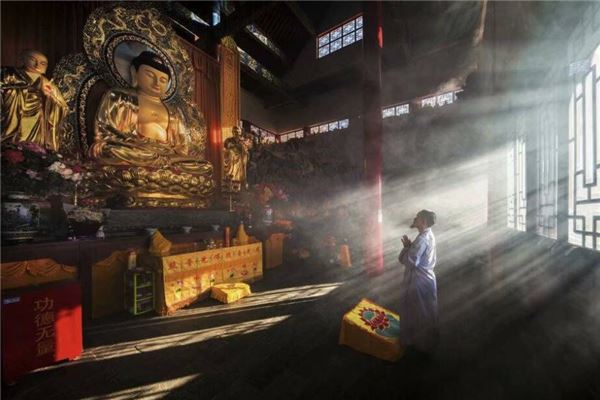 梦境中的禅意世界，探索梦到寺庙佛主的深层含义