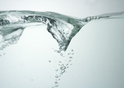 水2.png 缺水缺火戴什么饰品,缺水火的人适合佩戴什么