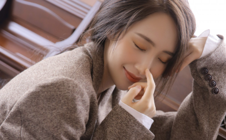 美女34.png 美女34.png