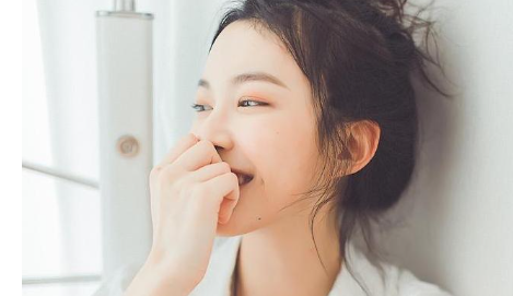 美女25.png 2023年6月9日五行穿衣指南,每日五行穿衣查询