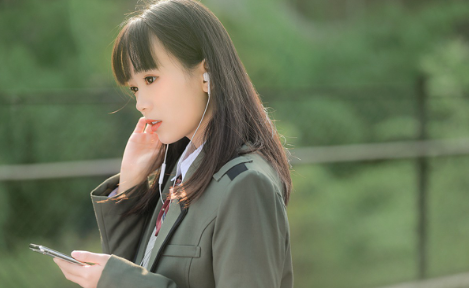 美女45.png 2023年6月11日五行穿衣指南,每日五行穿衣搭配指南