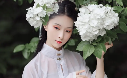 美女115.png 2023年6月18日五行穿衣指南,五行穿衣旺运每日分享