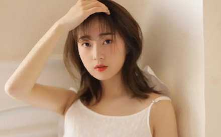 美女132.png 美女132.png