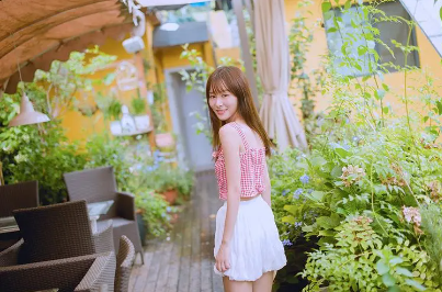 美女133.png 美女133.png