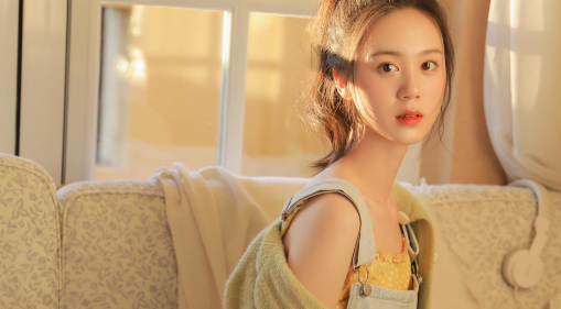 美女208.png 美女208.png