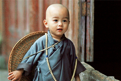 虎年男婴带梓的名字大全 虎年男孩用梓字取名。