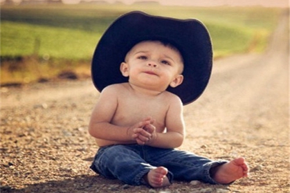 虎年2-3月男婴的名字 适合虎年男婴的名字。