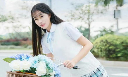 美女109.png 美女109.png