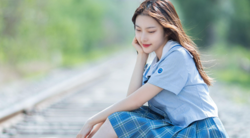 美女4.png 美女4.png