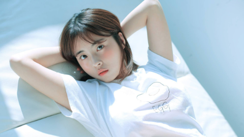 美女219.png 美女219.png