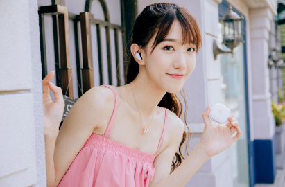 美女134.png 美女134.png