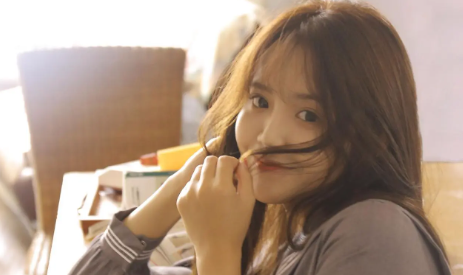 美女28.png 美女28.png