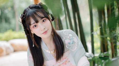 美女124.png 美女124.png