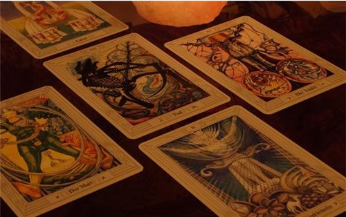 凯尔特十字展开塔罗占卜法——爱情、友谊、学业、事业