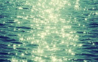 时尚好听的4个字QQ网名:浮生若梦ァ