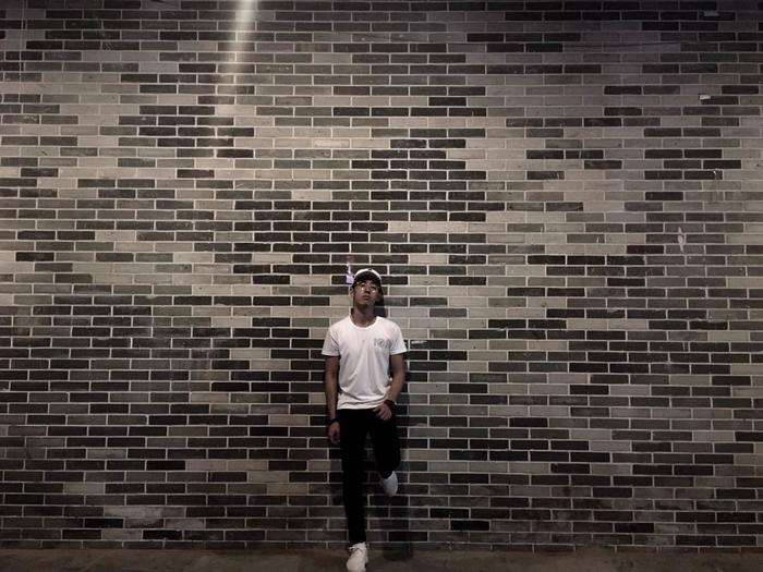 干净漂亮沉稳一点的男生网名，我葽你徳杺。