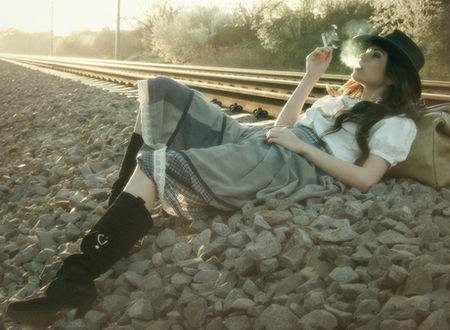 很拽很社会冷酷无情的女生个性网名