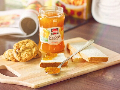 2015好听的QQ昵称：陪迩走完每个花开花落