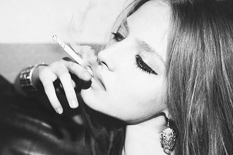 繁体字伤感女生网名,此生不換的執著