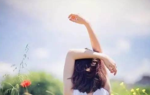 2018伤感心碎痛到骨子里的繁体字微信名字 把孤独喂饱把回忆锁好